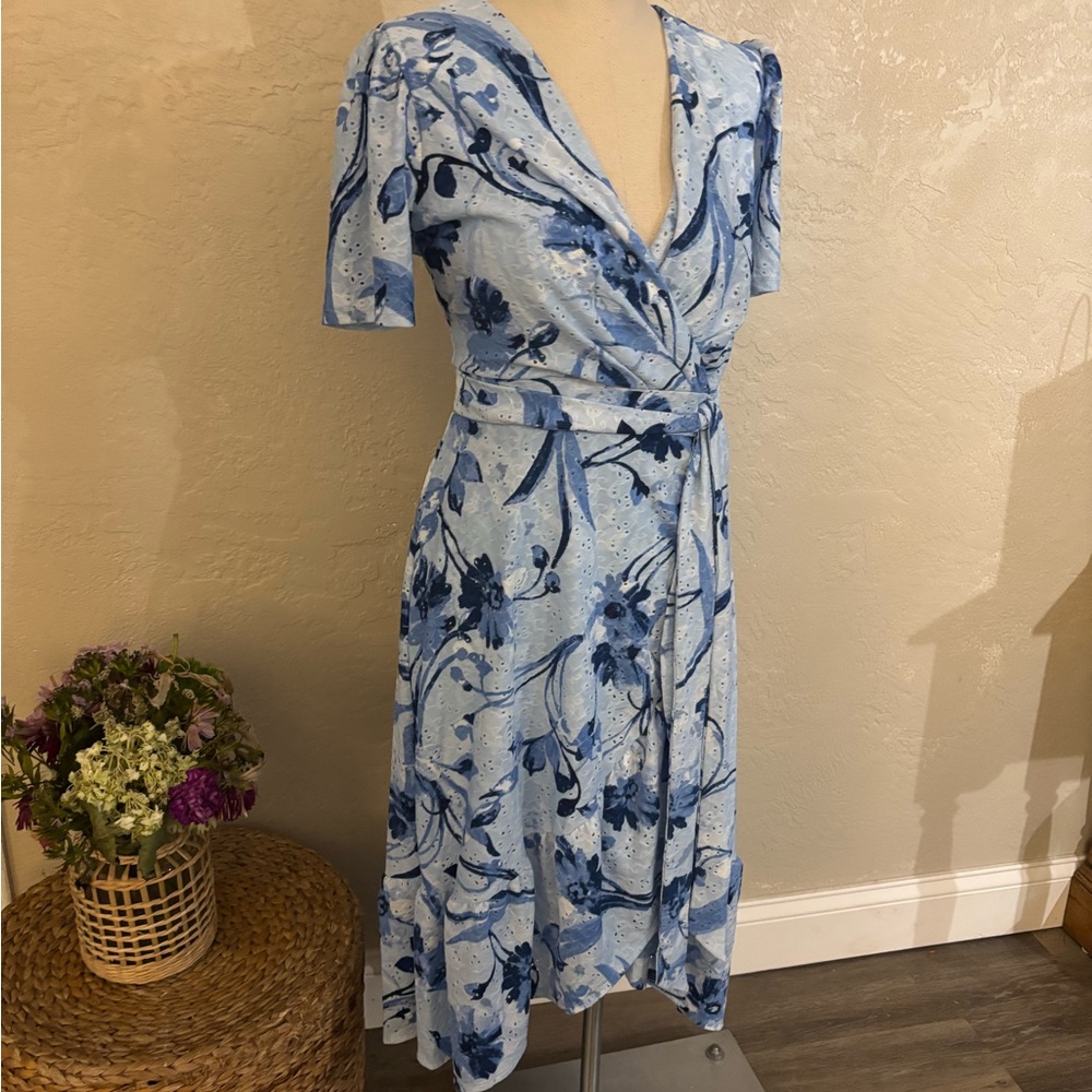 Lindon Style Light Blue Floral Faux Wrap Dress with Tie Waist Sz 8 NWT - Picture 6 of 7